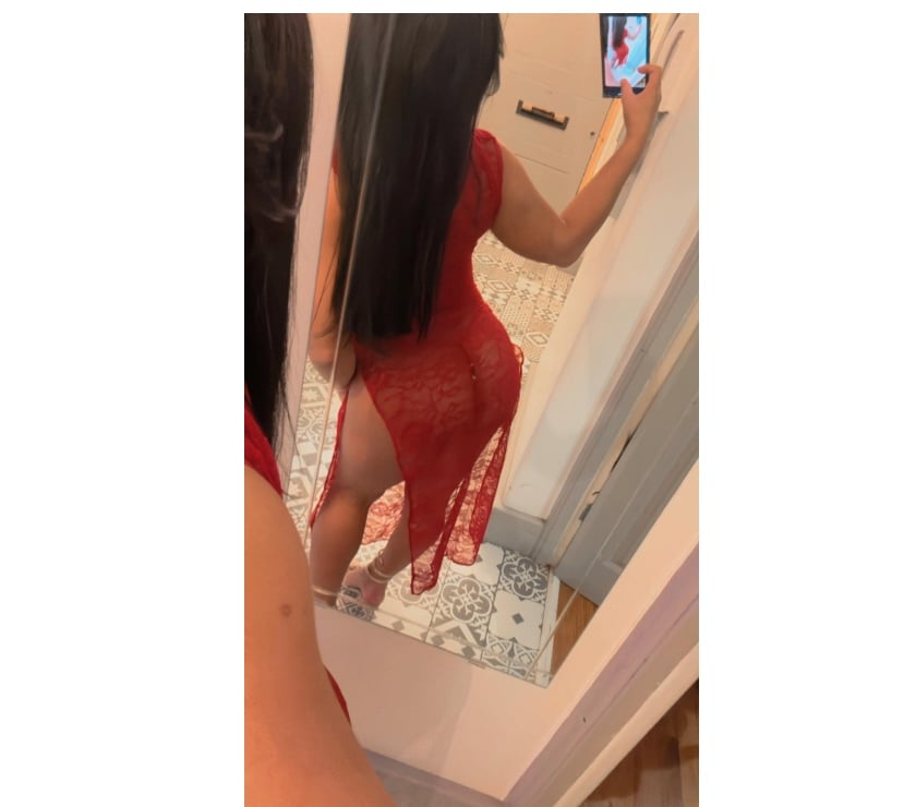 Hot Latina just arrived in Hammersmith