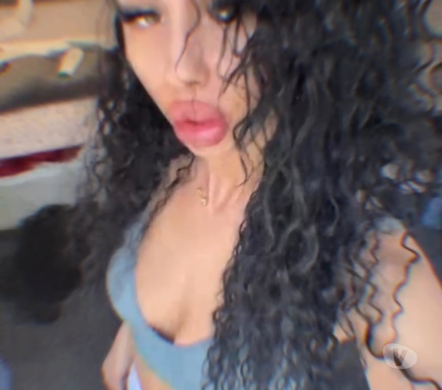Bombshell Brazilian Paula