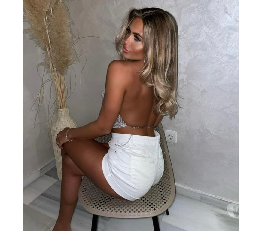 ISABELLA NEW IN TOWN